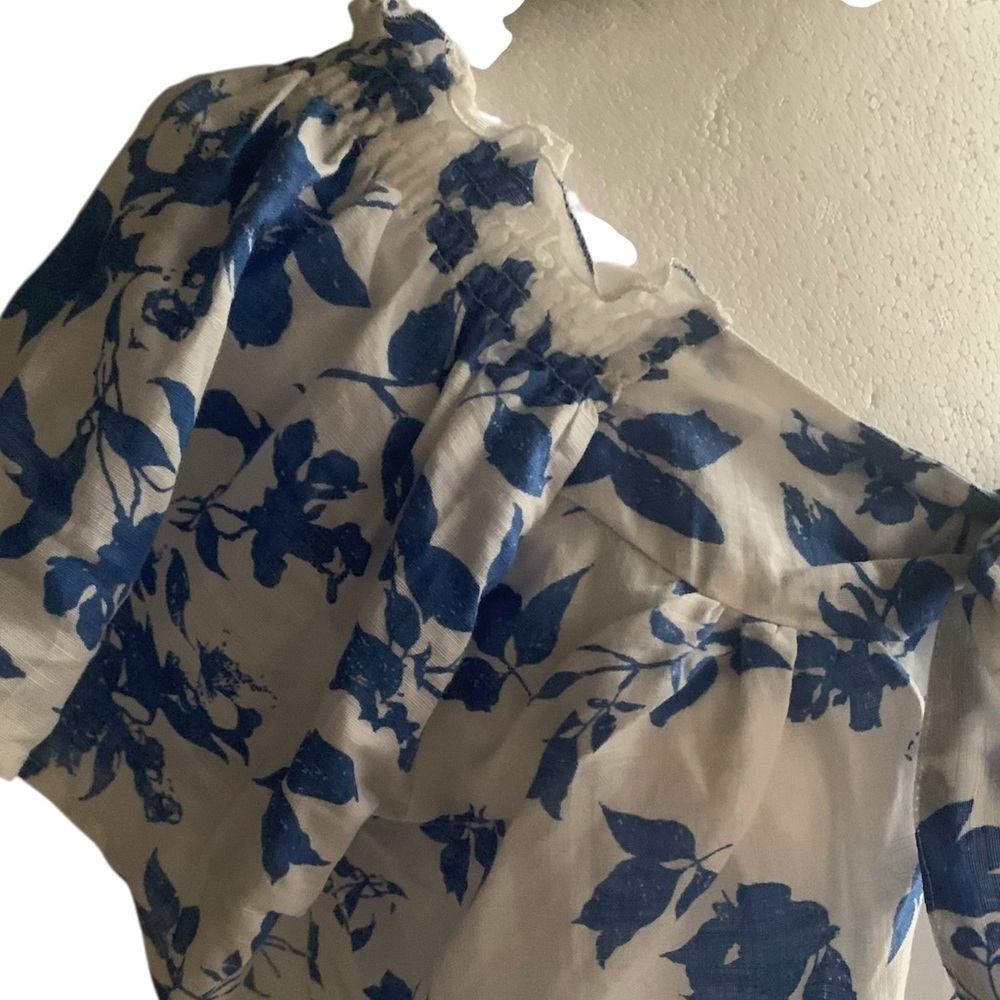 π Floral Linen Tunic Top Ruffle Tie Front Light Smocking Periwinkle Blue White M - Picture 8 of 14